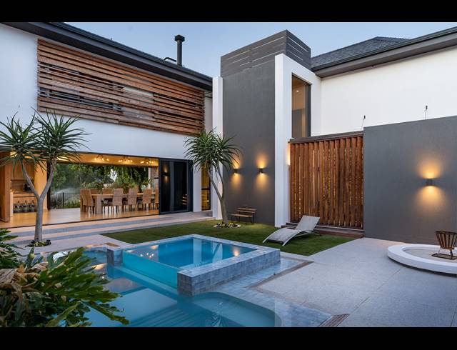 5 BEDROOM HOUSE FOR SALE IN PEARL VALLEY GOLF & COUNTRY ESTATE
